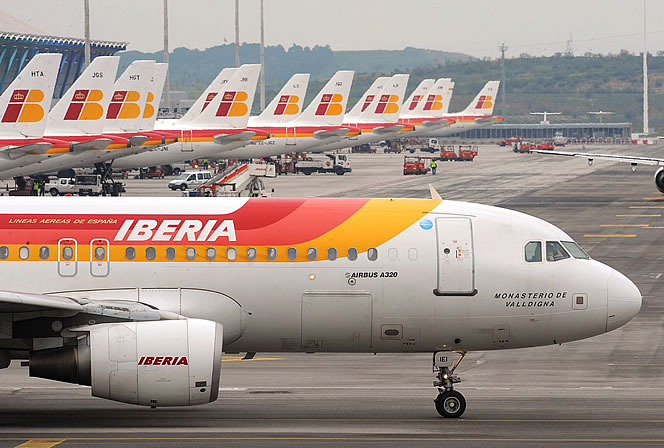 Aviones flota Iberia aeropuerto Madrid Barajas