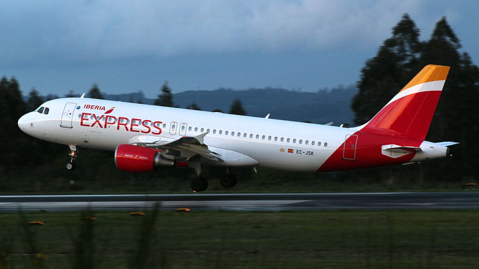 A320_Iberia_Express_EC-JSK_03