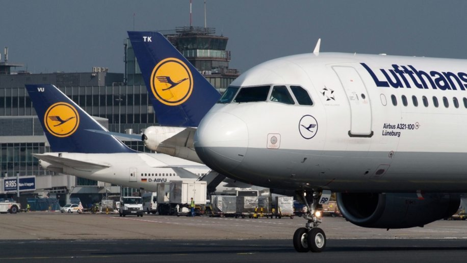Lufthansa-A321-e1504533537674-916x515